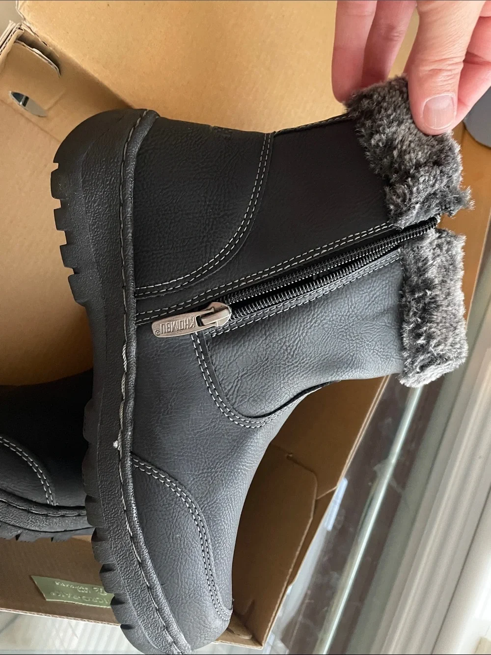 Women’s Black Winter Fur-Lined Zip Boots